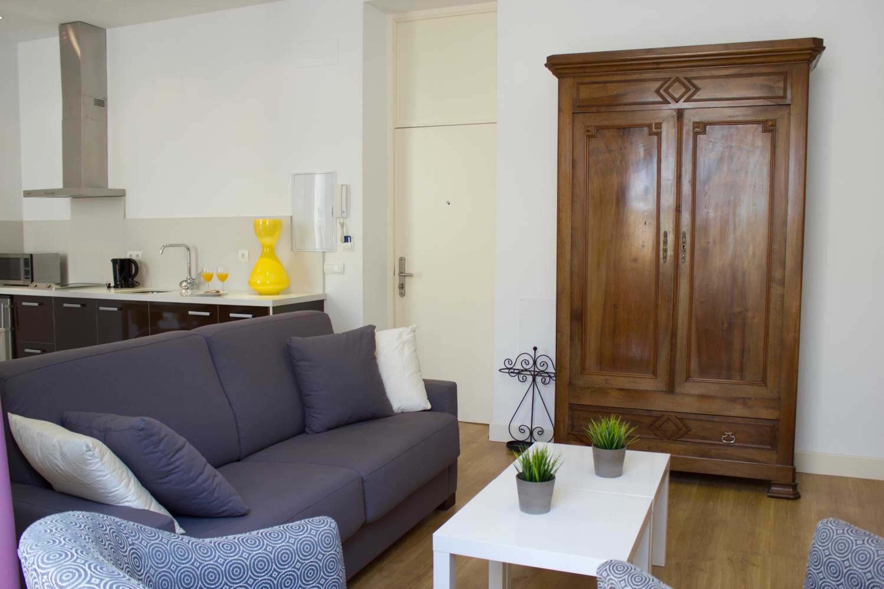 One-Bedroom Apartment (2 - 4 Adults) - Photo 6