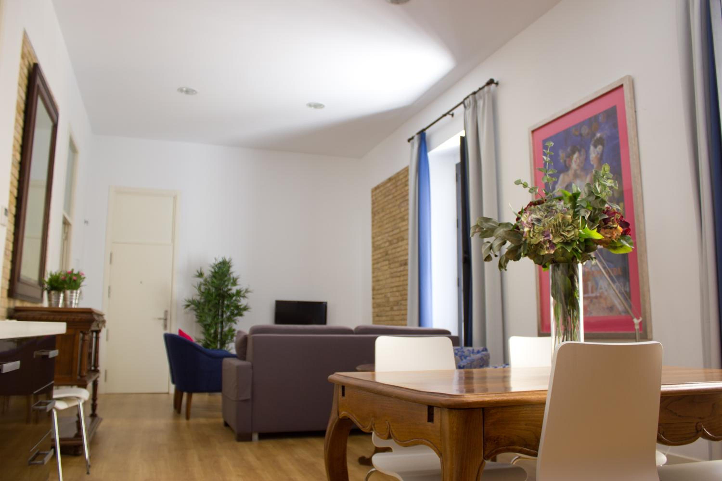 Two-Bedroom Apartment (4-5 Adults) - Photo 10