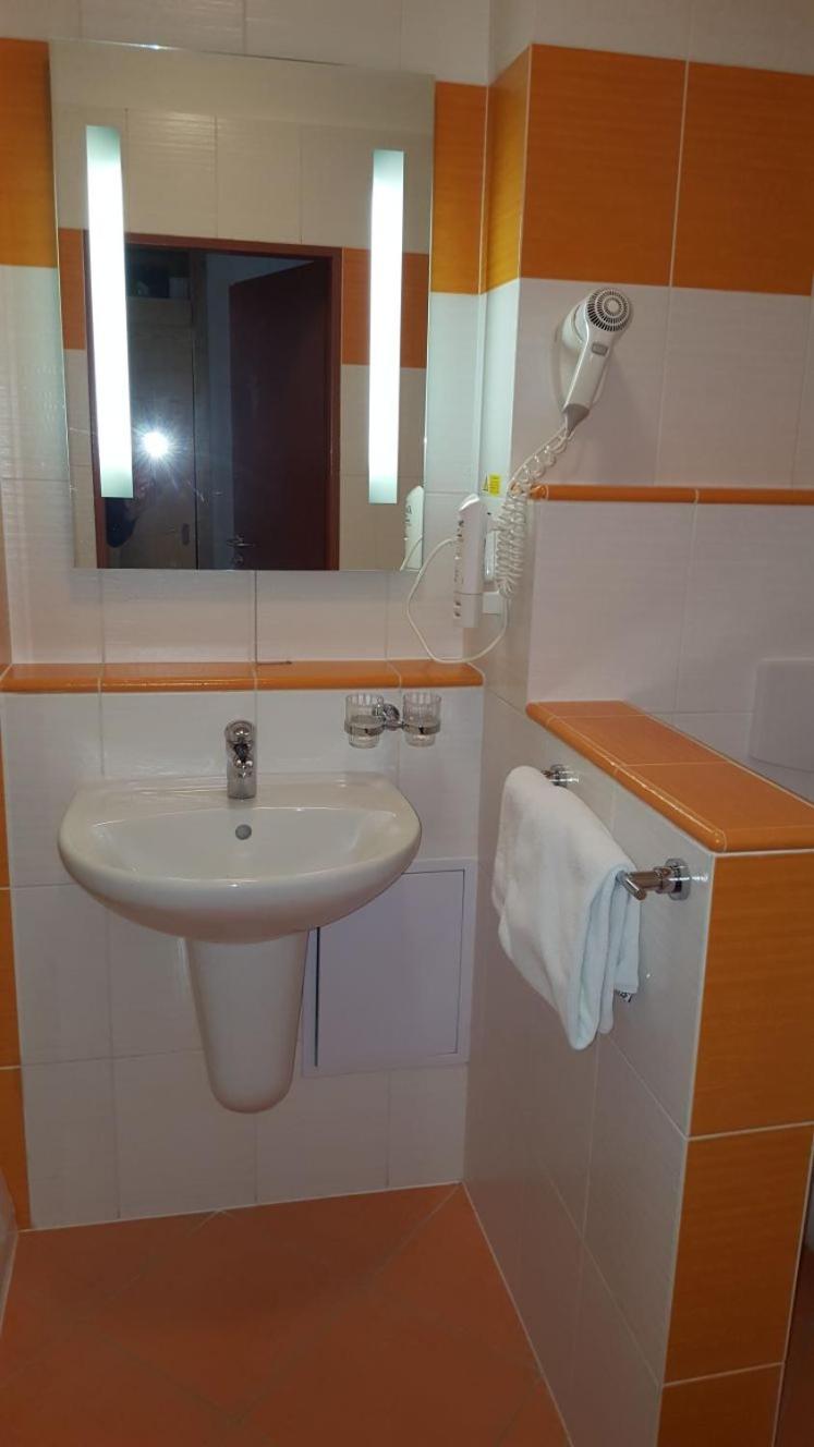 Apartment with Balcony photo 3