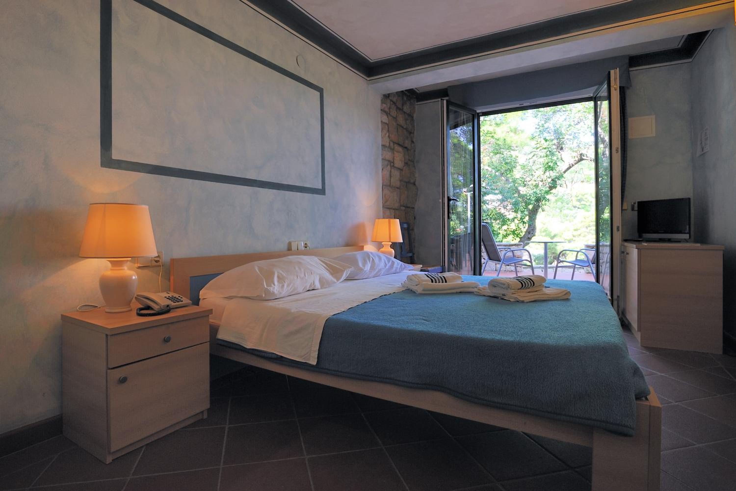 Single Room with Balcony and Sea View