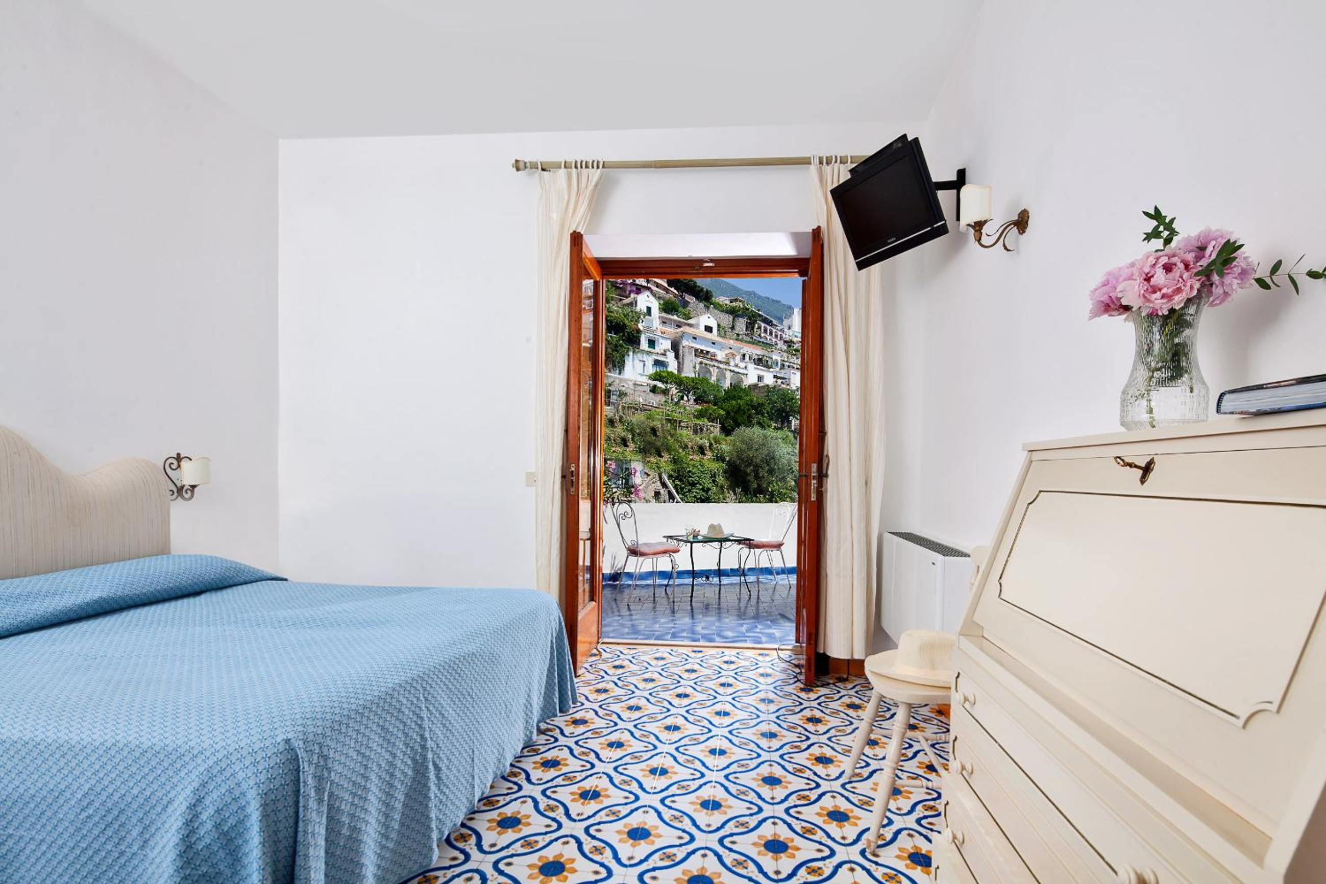 Standard Double Room with Town View photo 3