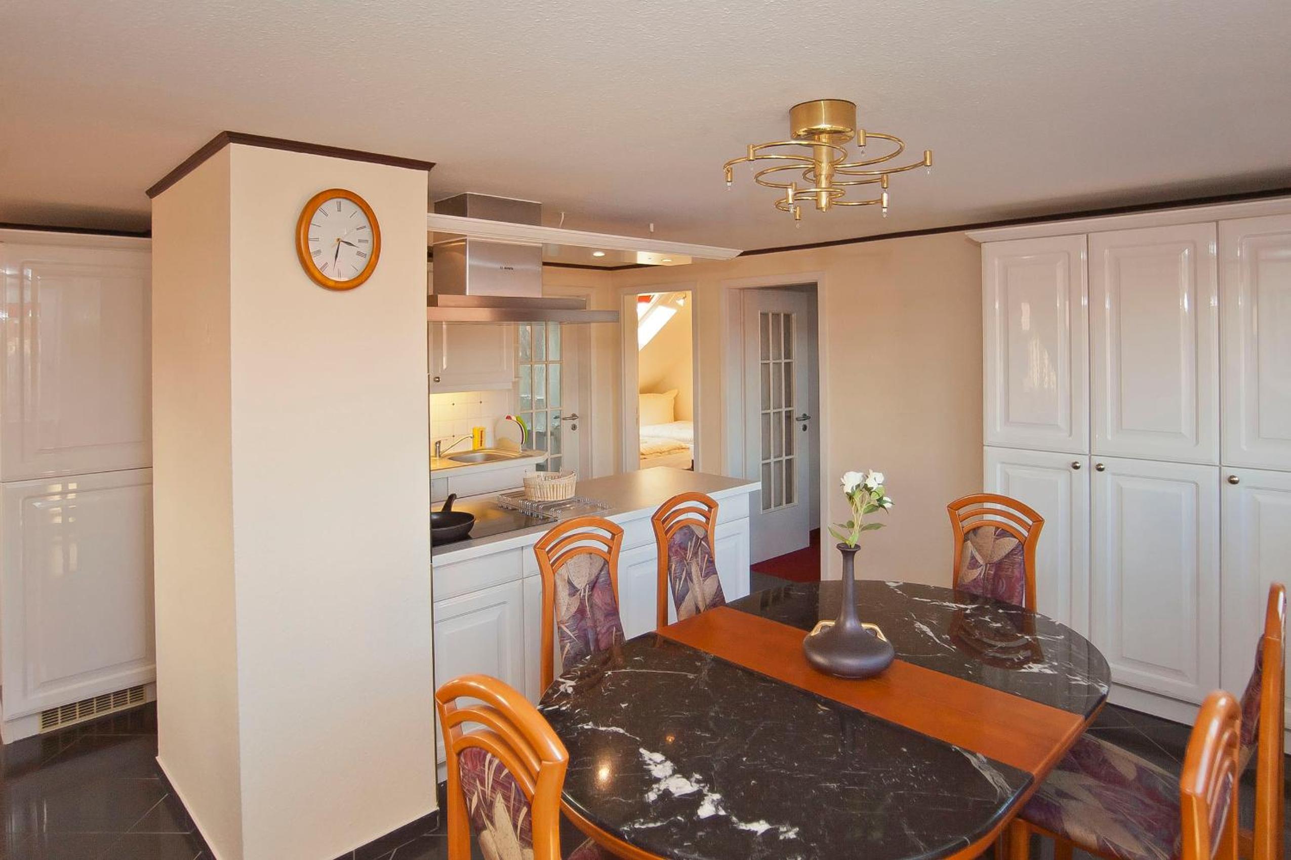 Two-Bedroom Apartment (2-4 Adults) photo 2