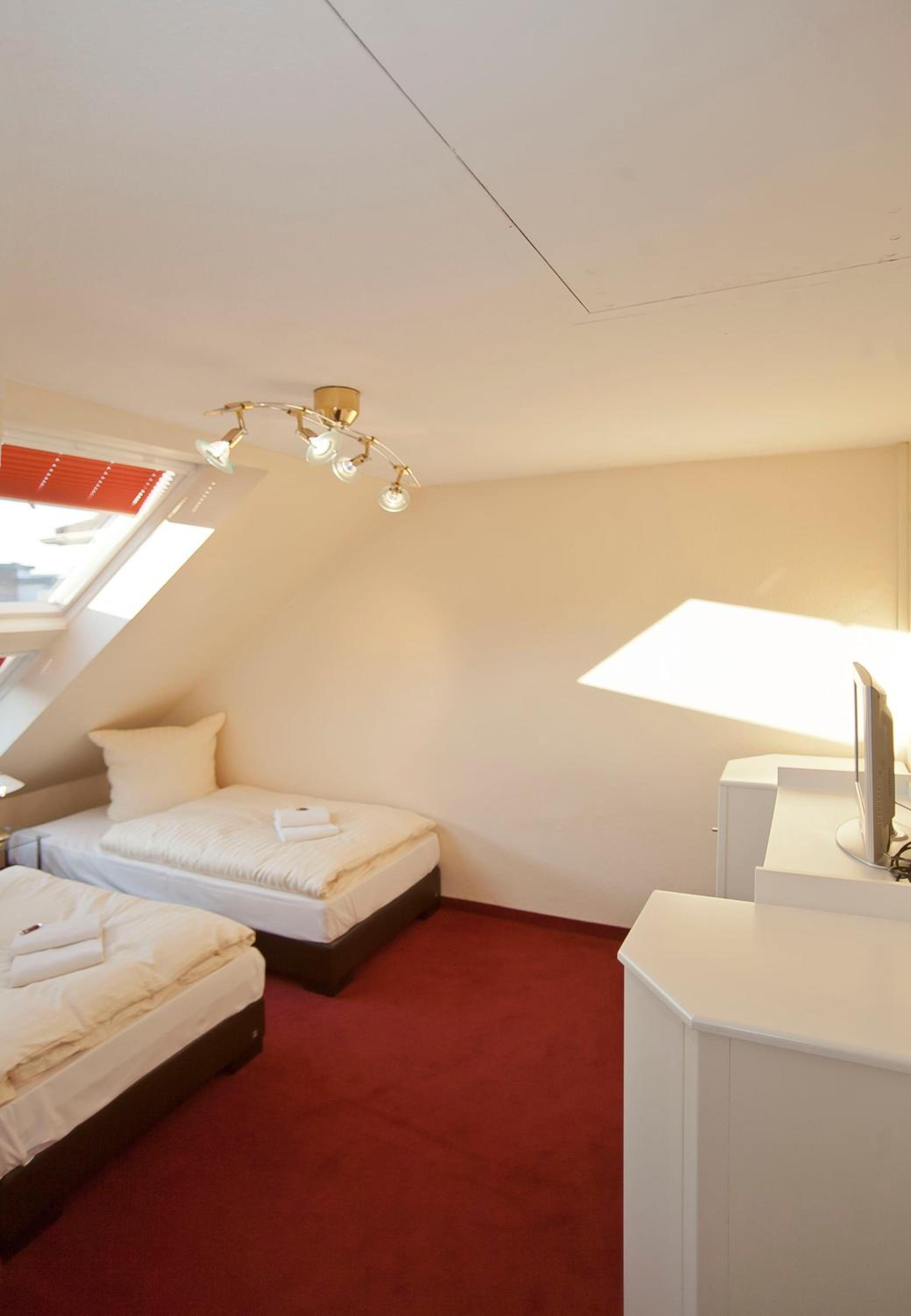 Two-Bedroom Apartment (2-4 Adults) photo 3