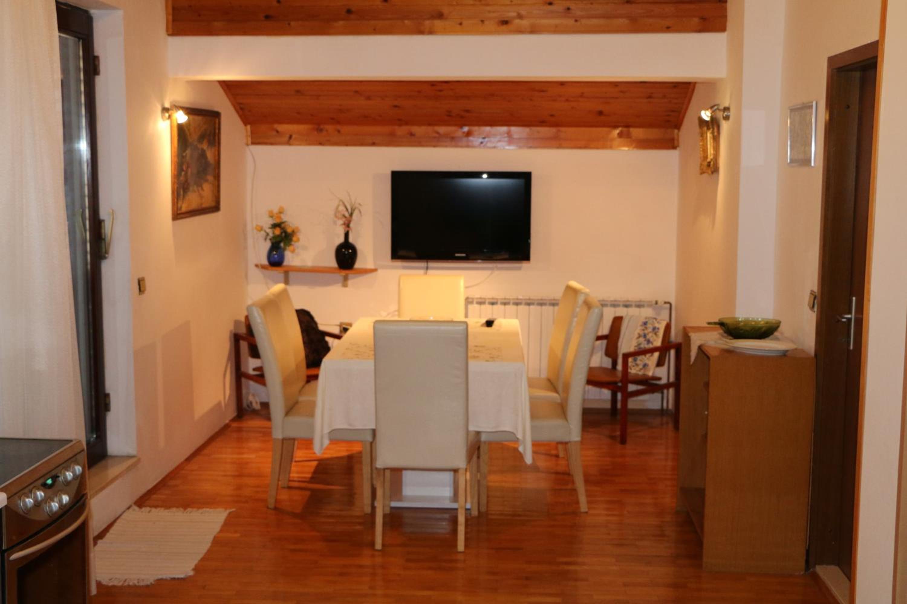 Three-Bedroom Apartment photo 3