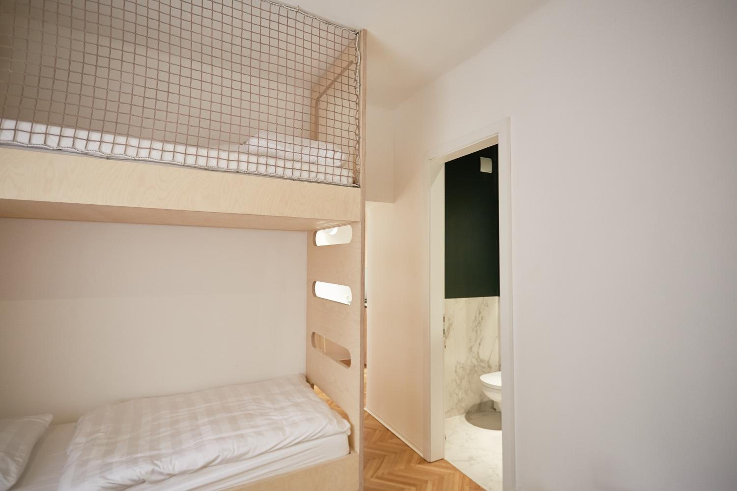 Studio Apartment - Photo 6