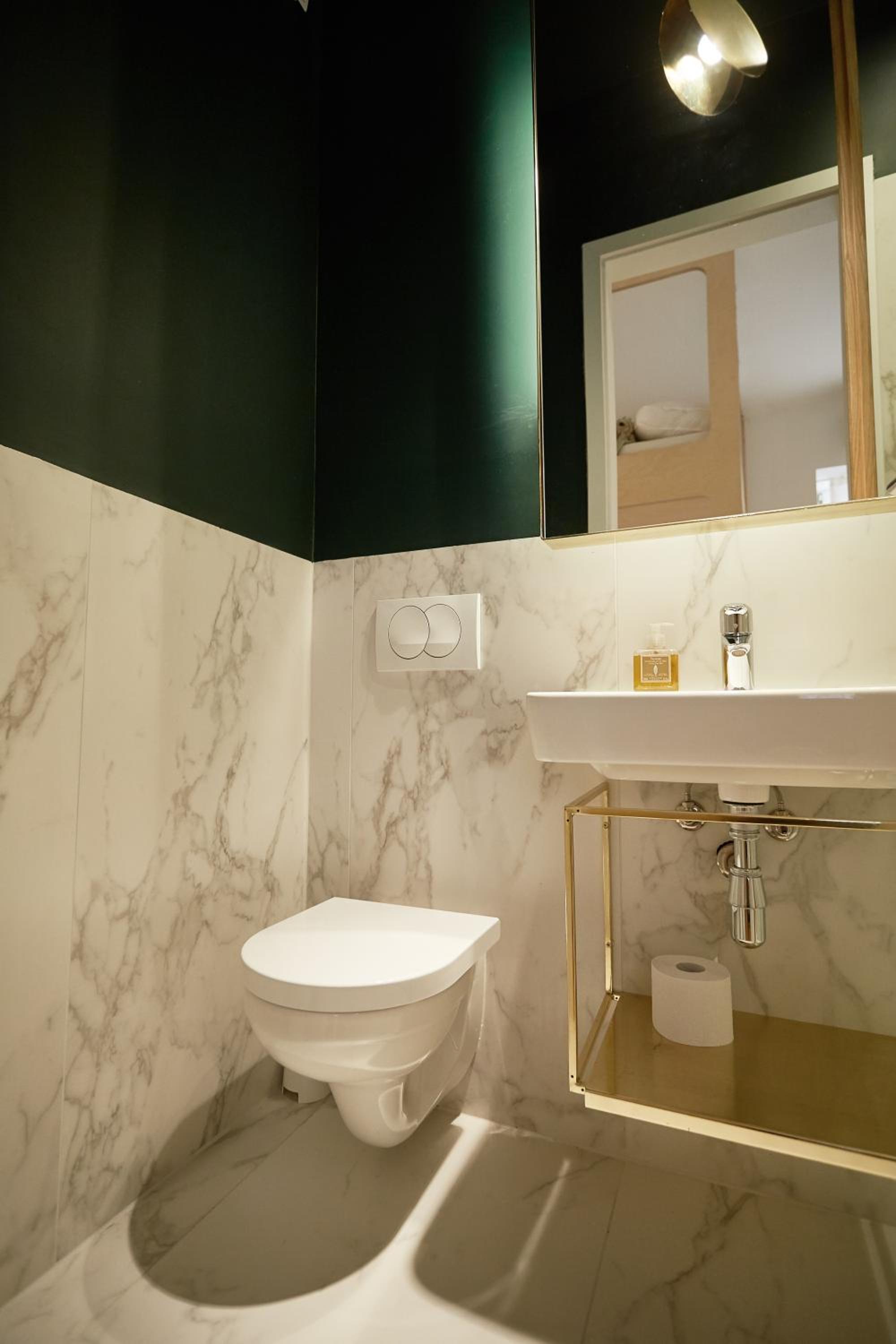 Studio Apartment - Photo 7