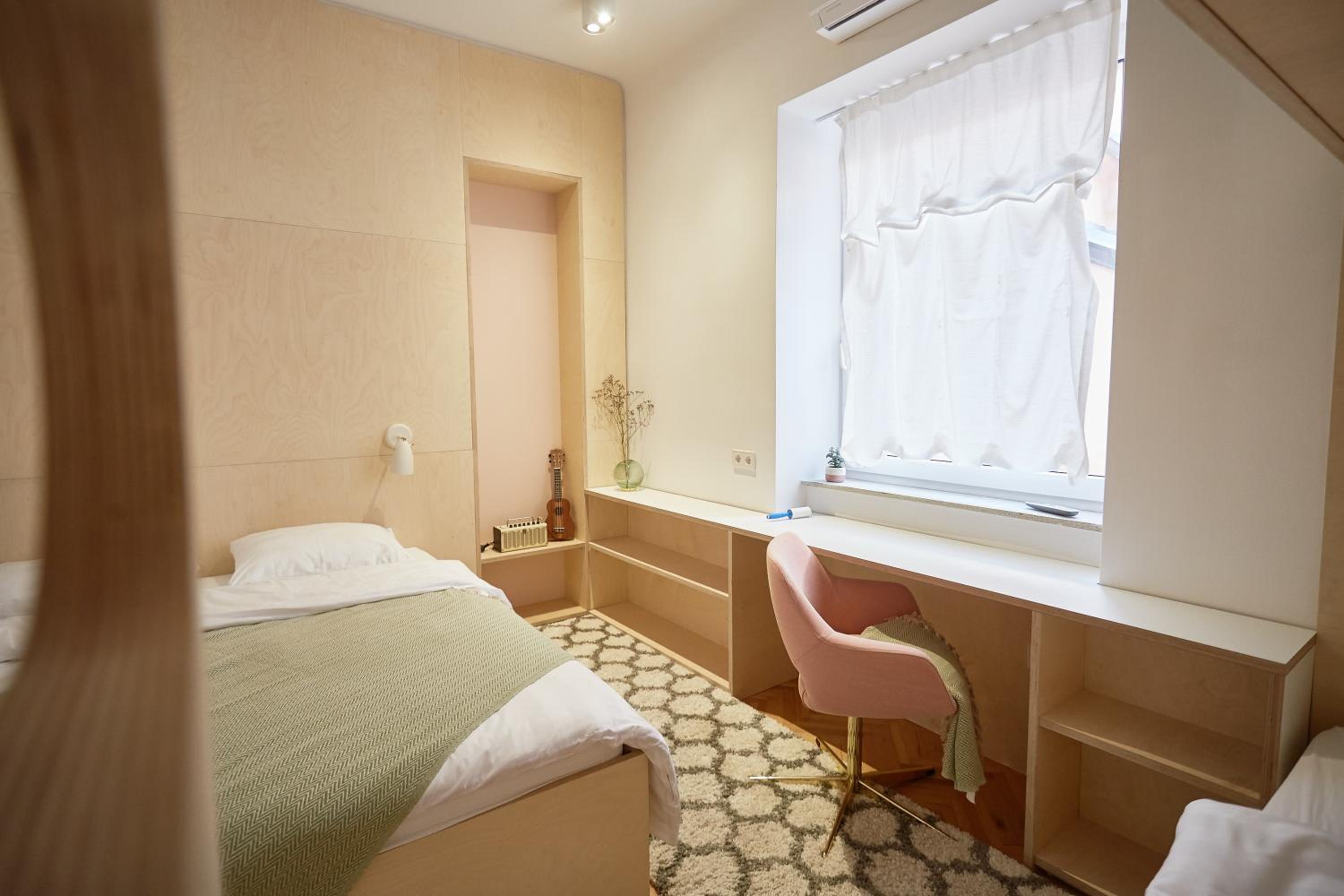 Studio Apartment - Photo 8