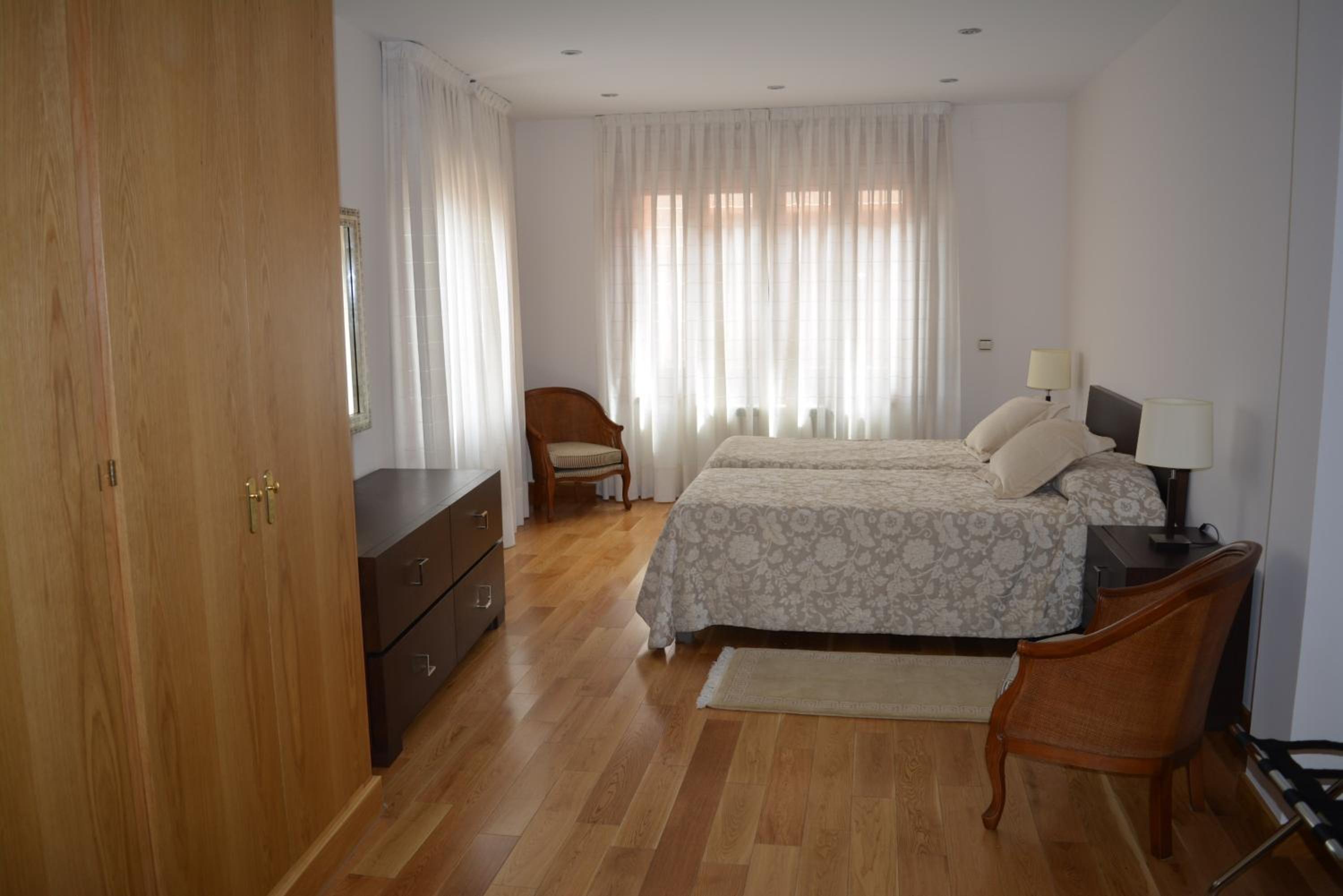 Apartment - Ground Floor photo 2