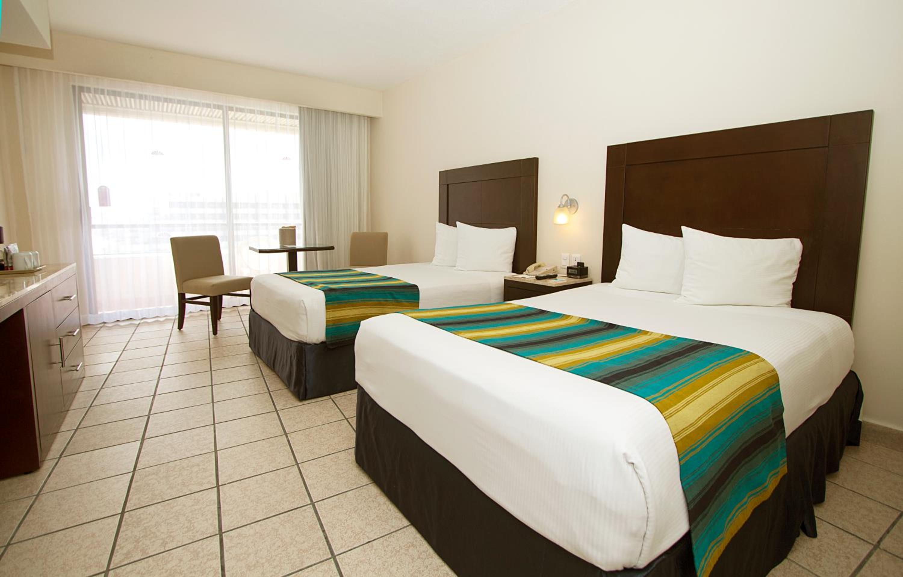 Crown Club Room - Two Adults thumbnail 5