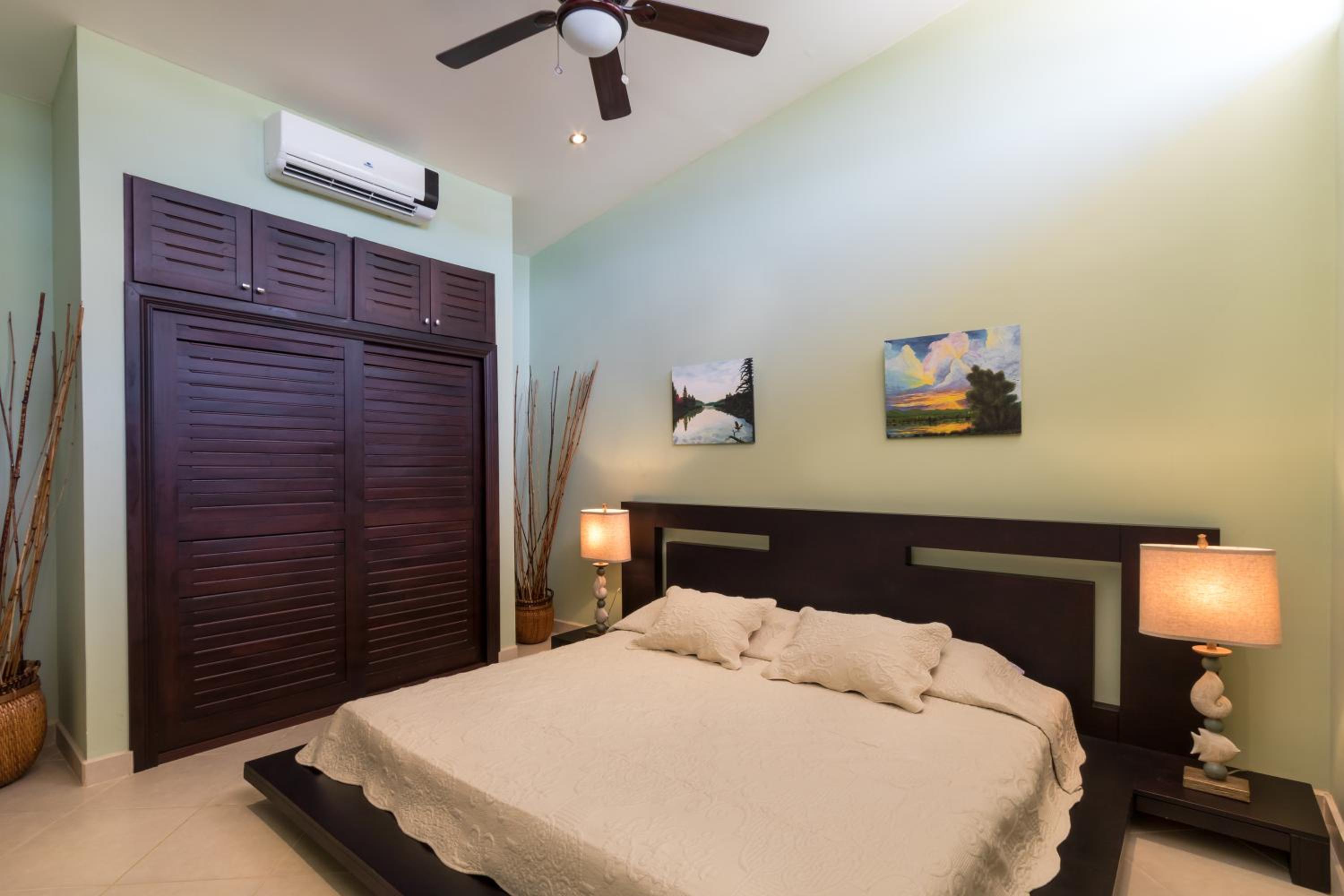 Three-Bedroom Villa photo 1
