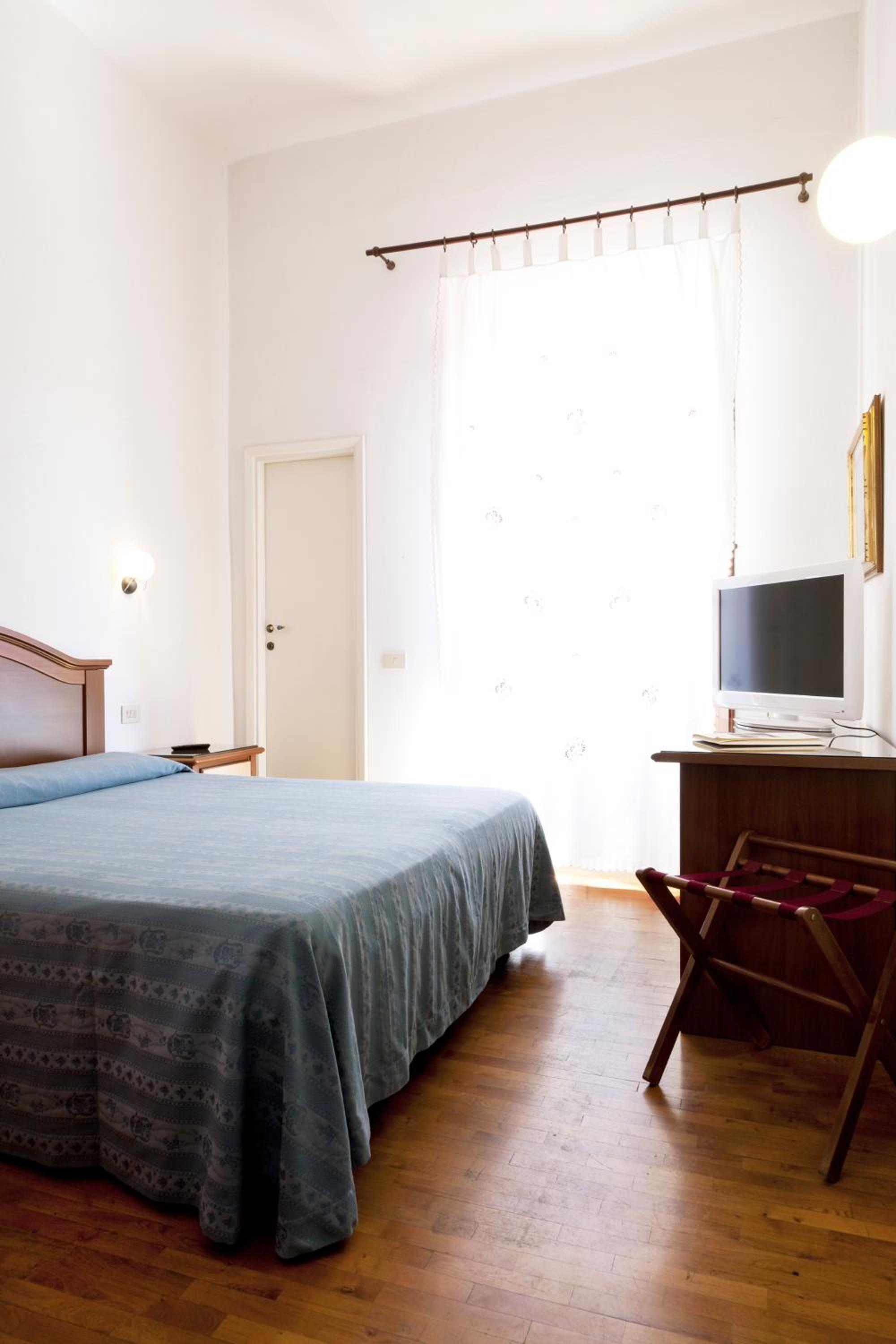 Double or Twin Room - Photo 1