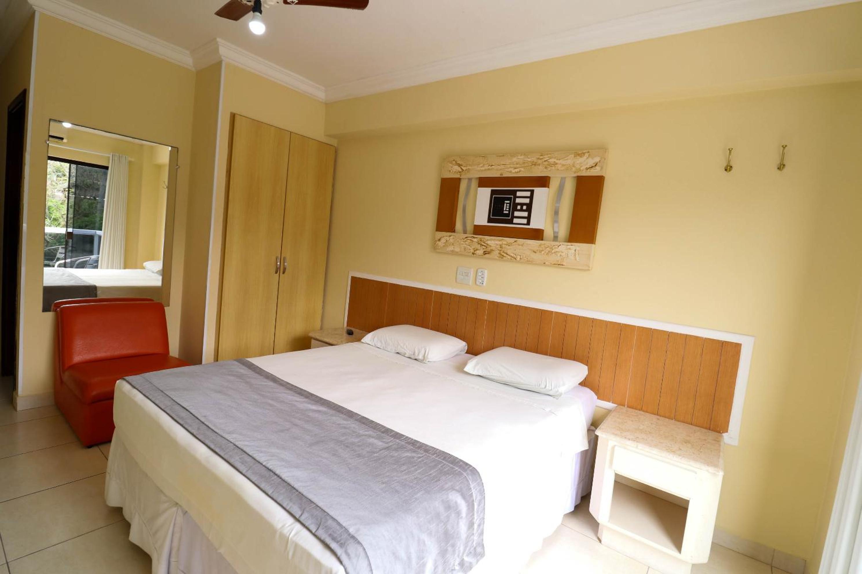 Double Room with Balcony and Side Sea View photo 3