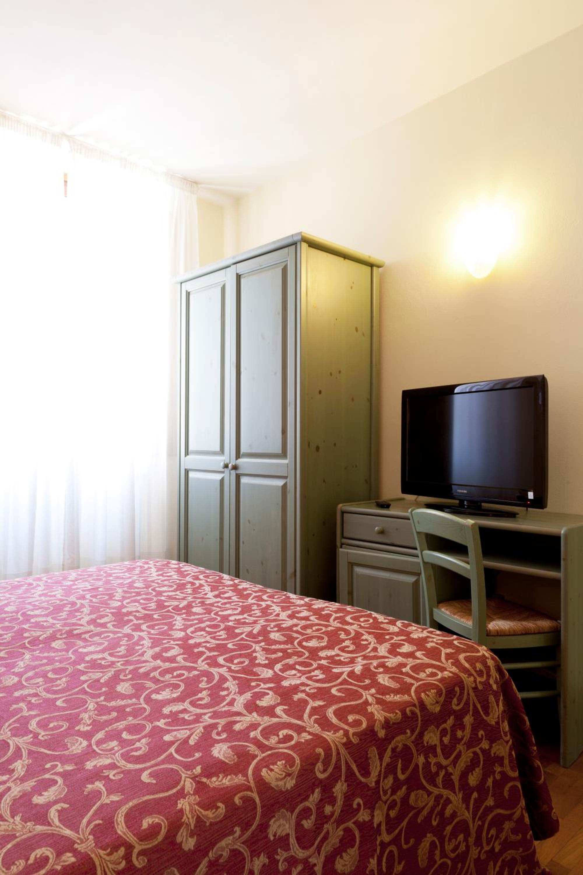 Superior Double or Twin Room - Photo 5