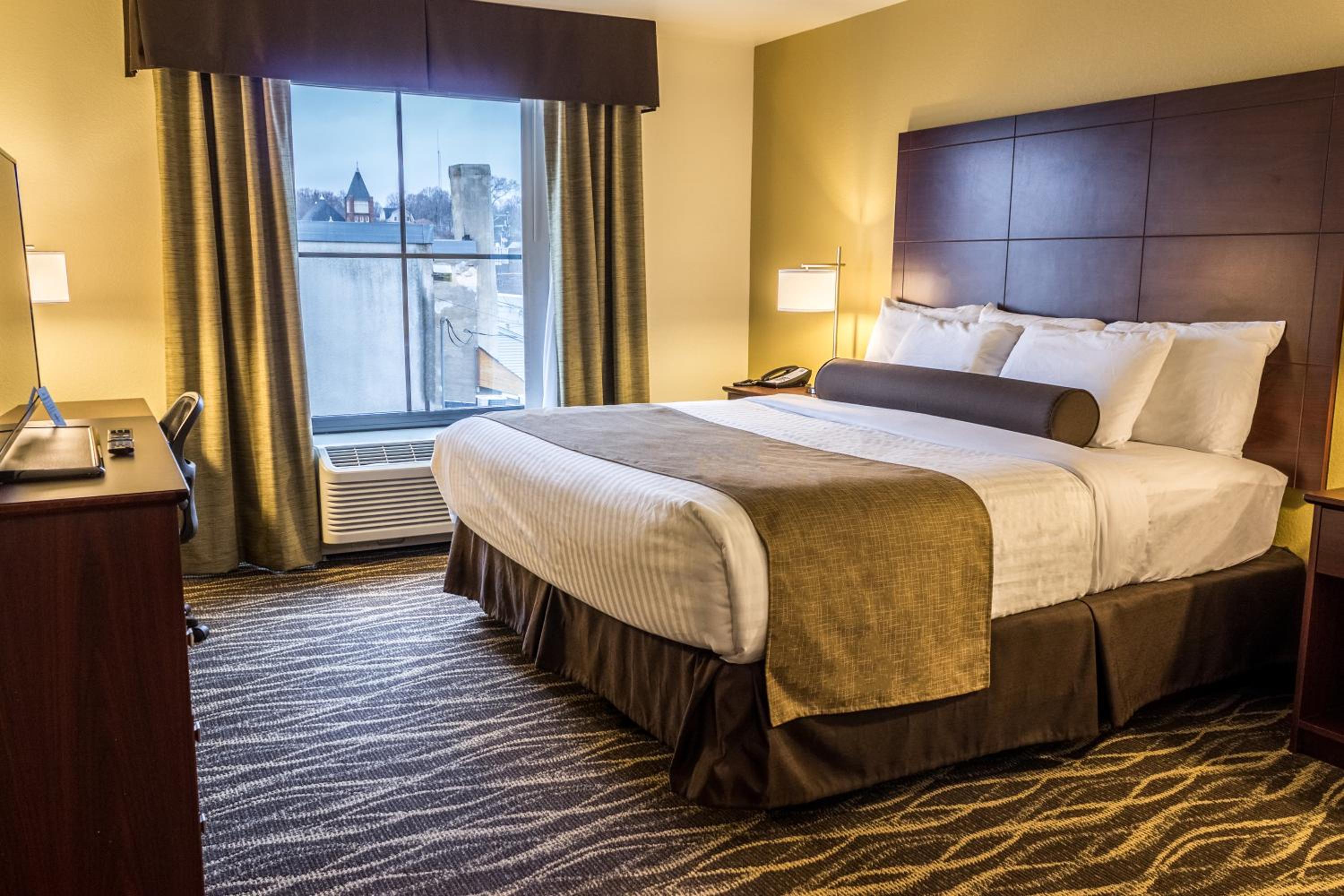 Deluxe King Room photo 1