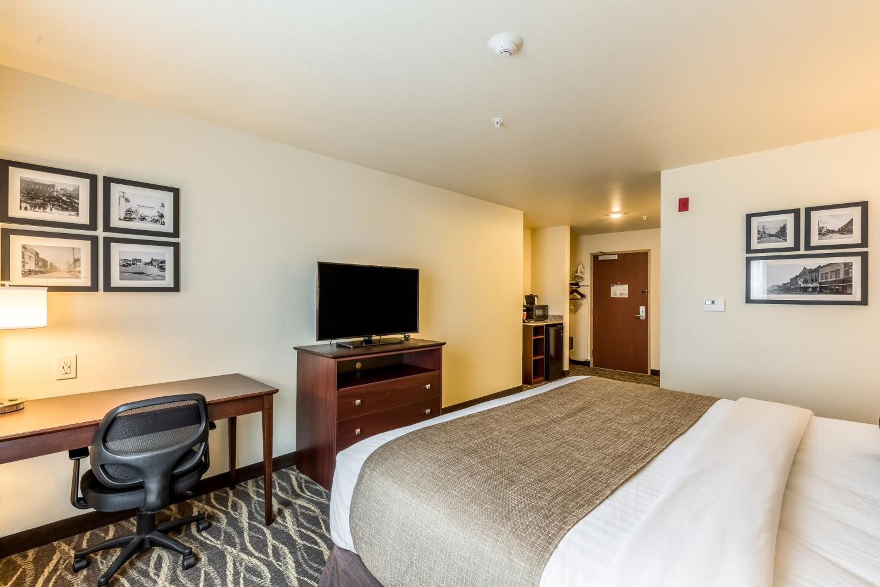 Deluxe King Room photo 2