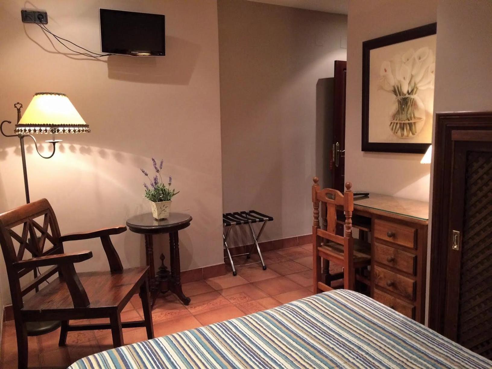 Double or Twin Room photo 2