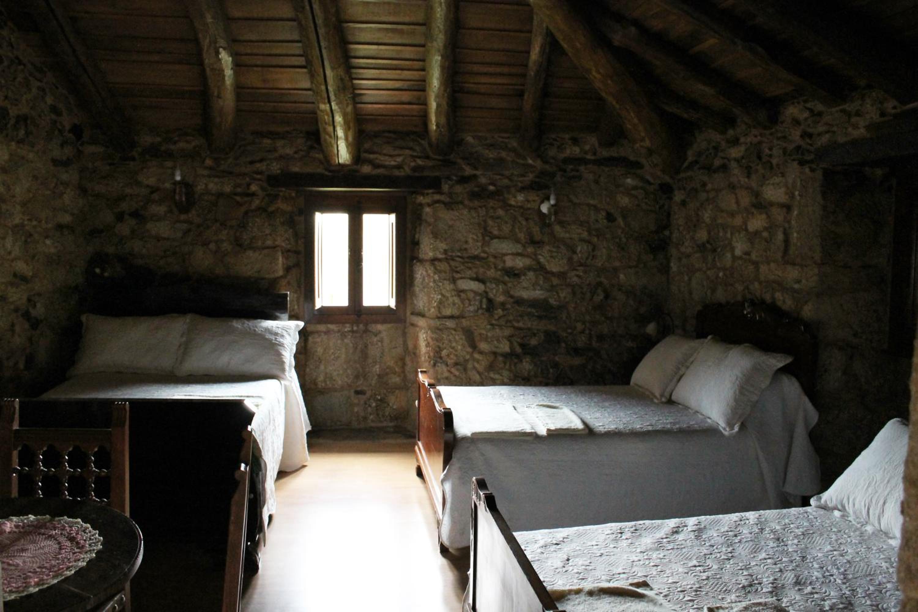 Two-Bedroom House - Photo 11