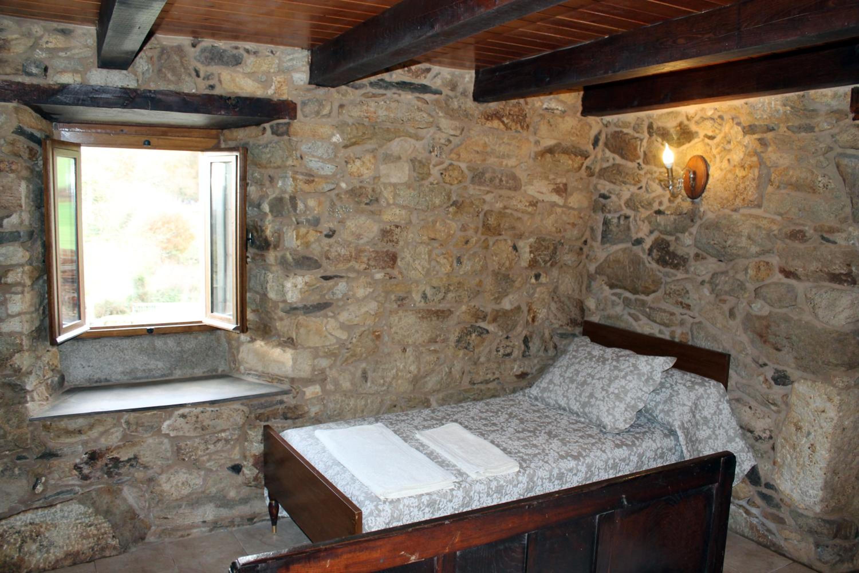 Two-Bedroom House - Photo 13