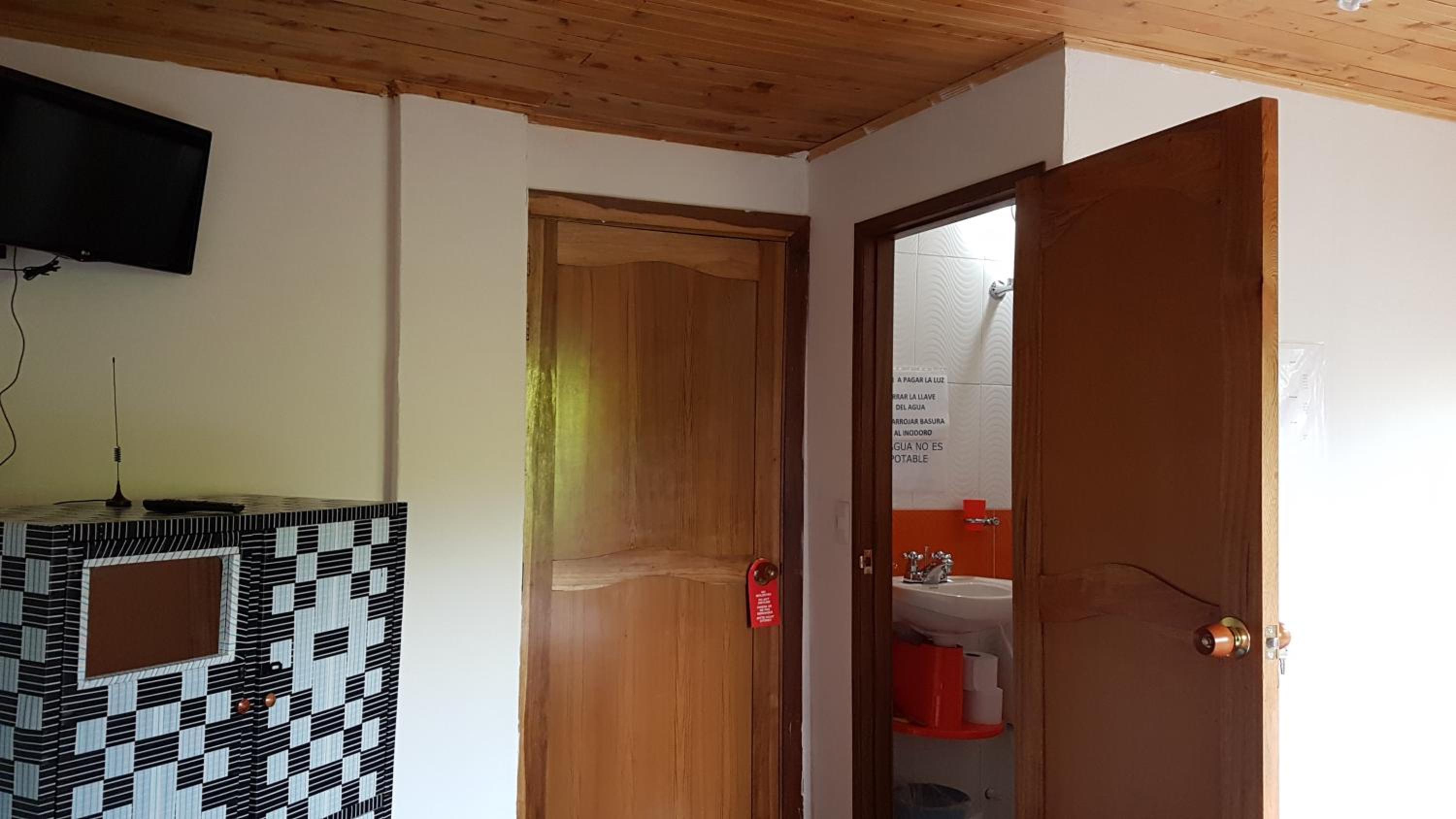 Quadruple Room with Private Bathroom photo 3