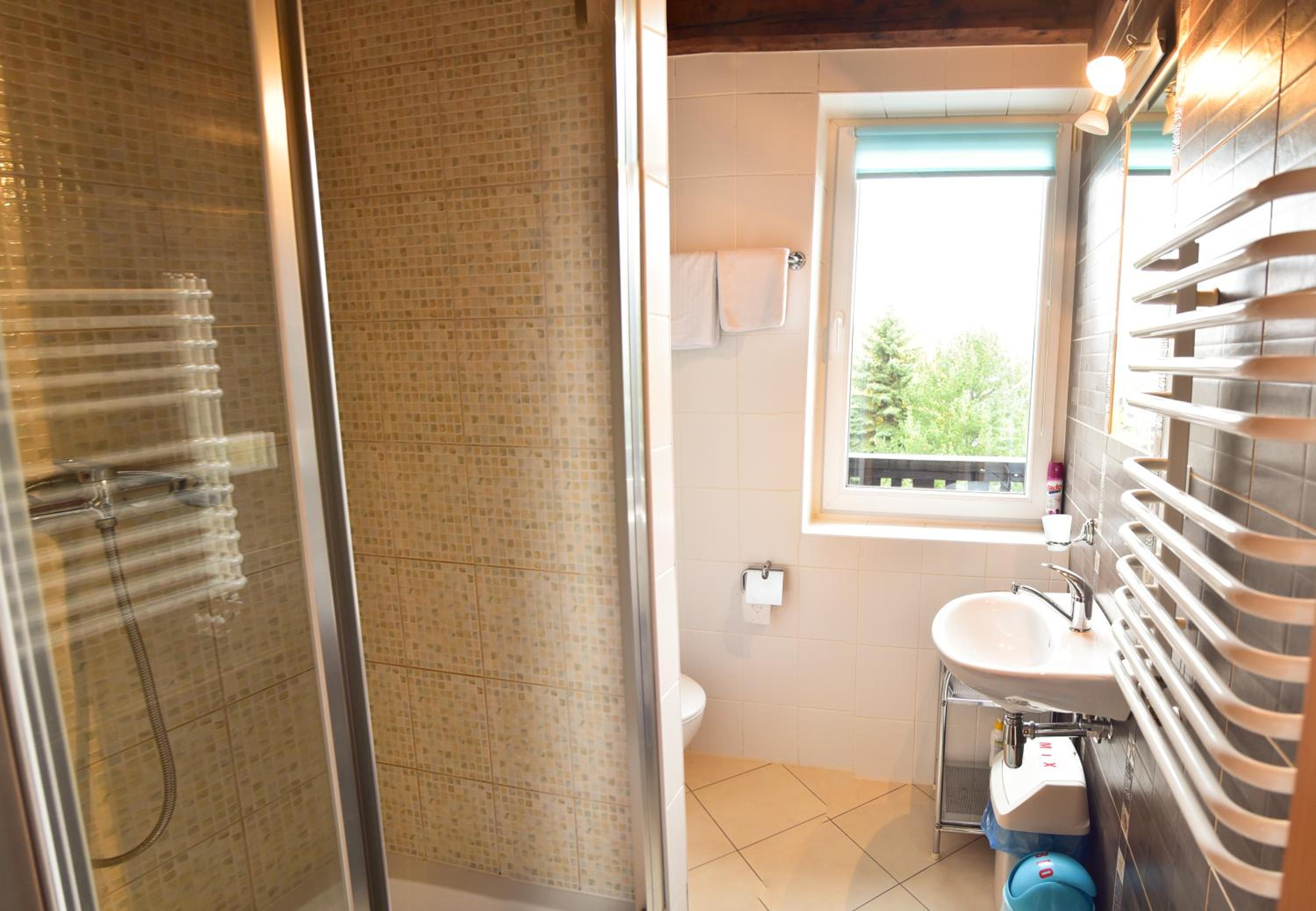 Double Room with Balcony - Photo 3