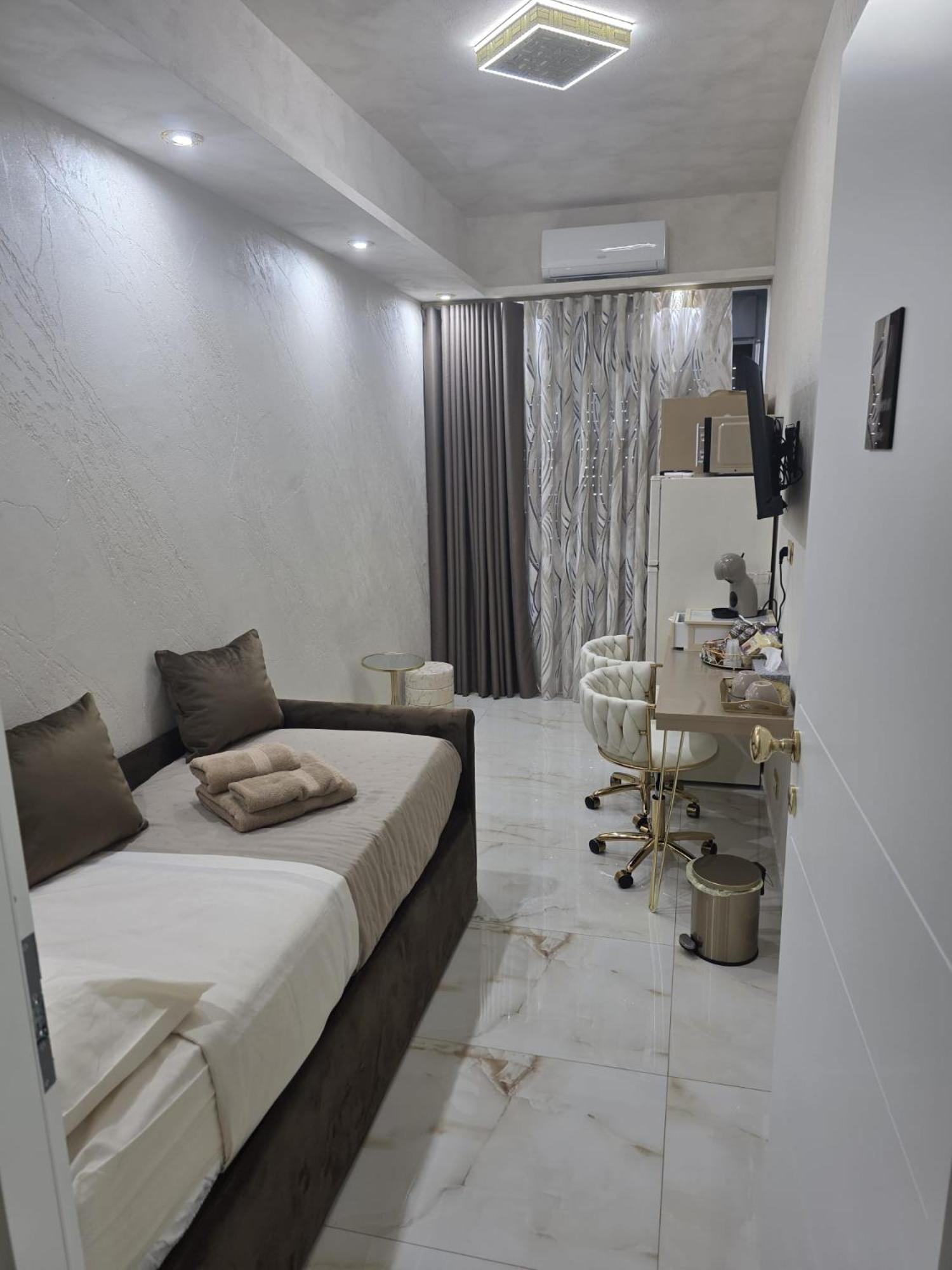 Deluxe Single Room