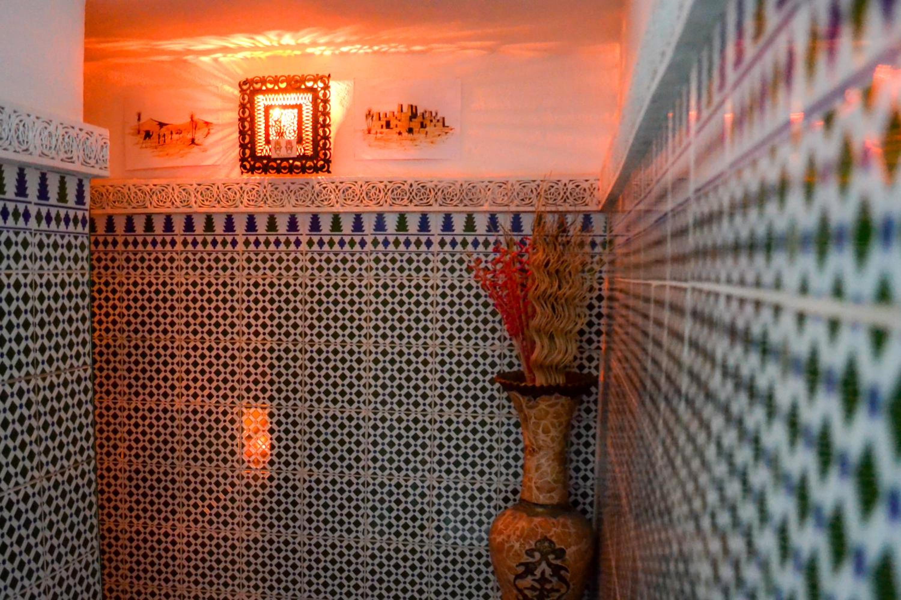 Deluxe Double Room with Shower - Photo 4