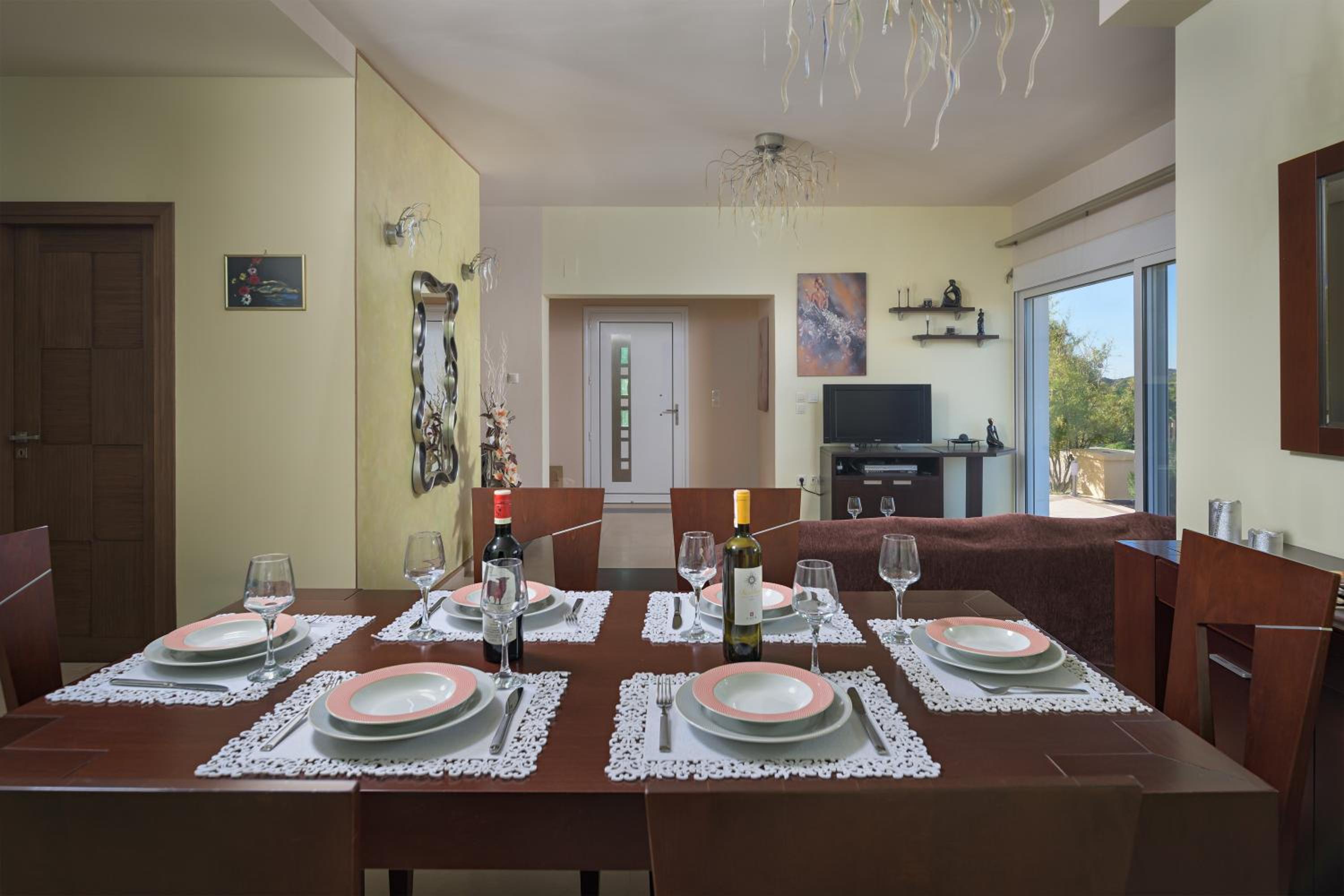 Three-Bedroom Villa photo 2