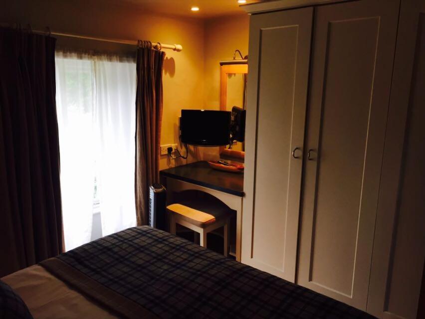 Two-Bedroom Apartment - Photo 9