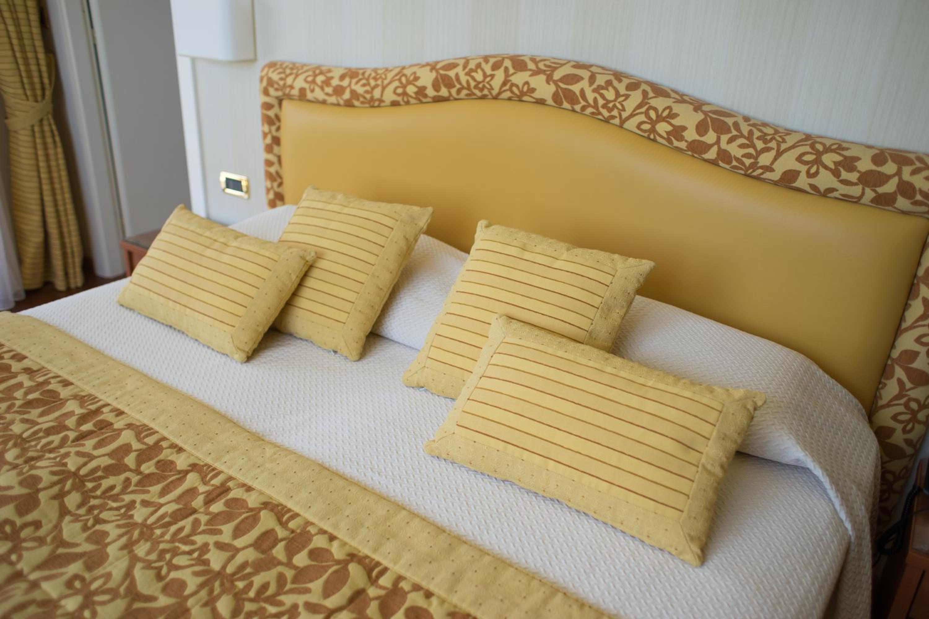 Superior Double or Twin Room - Photo 1