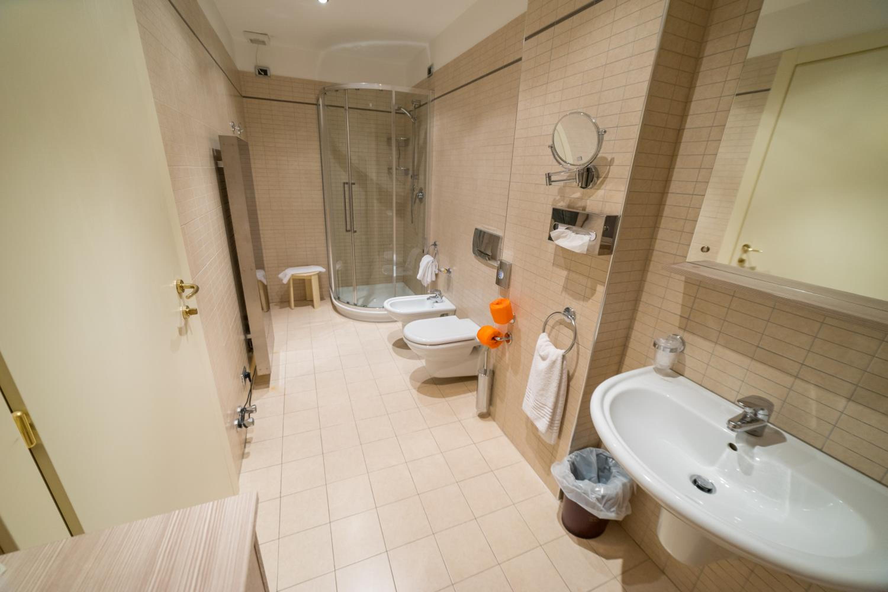 Superior Double or Twin Room - Photo 3
