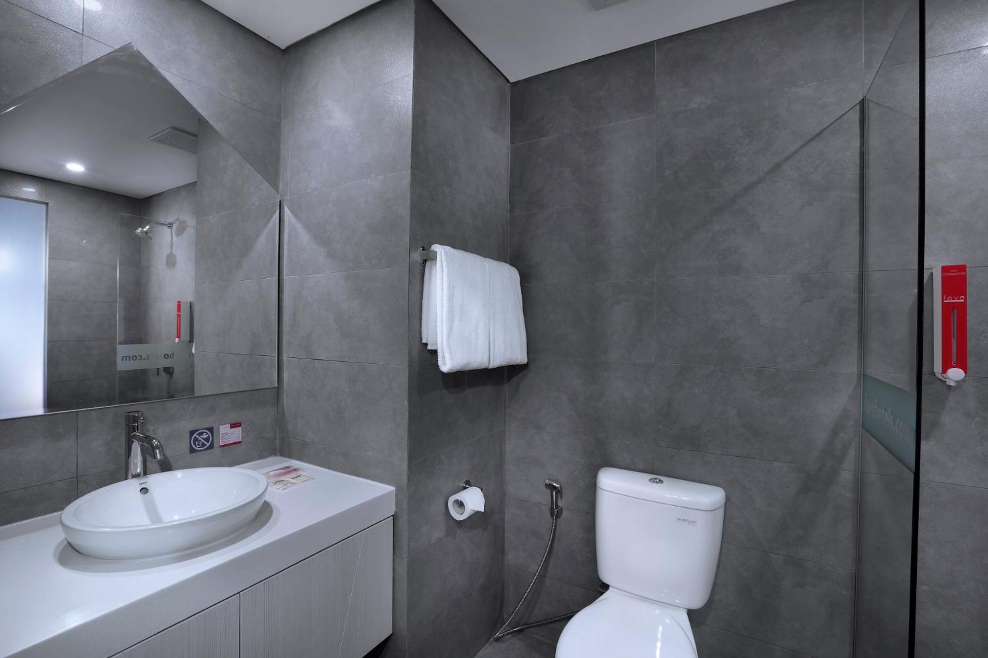 Standard Double or Twin Room photo 2