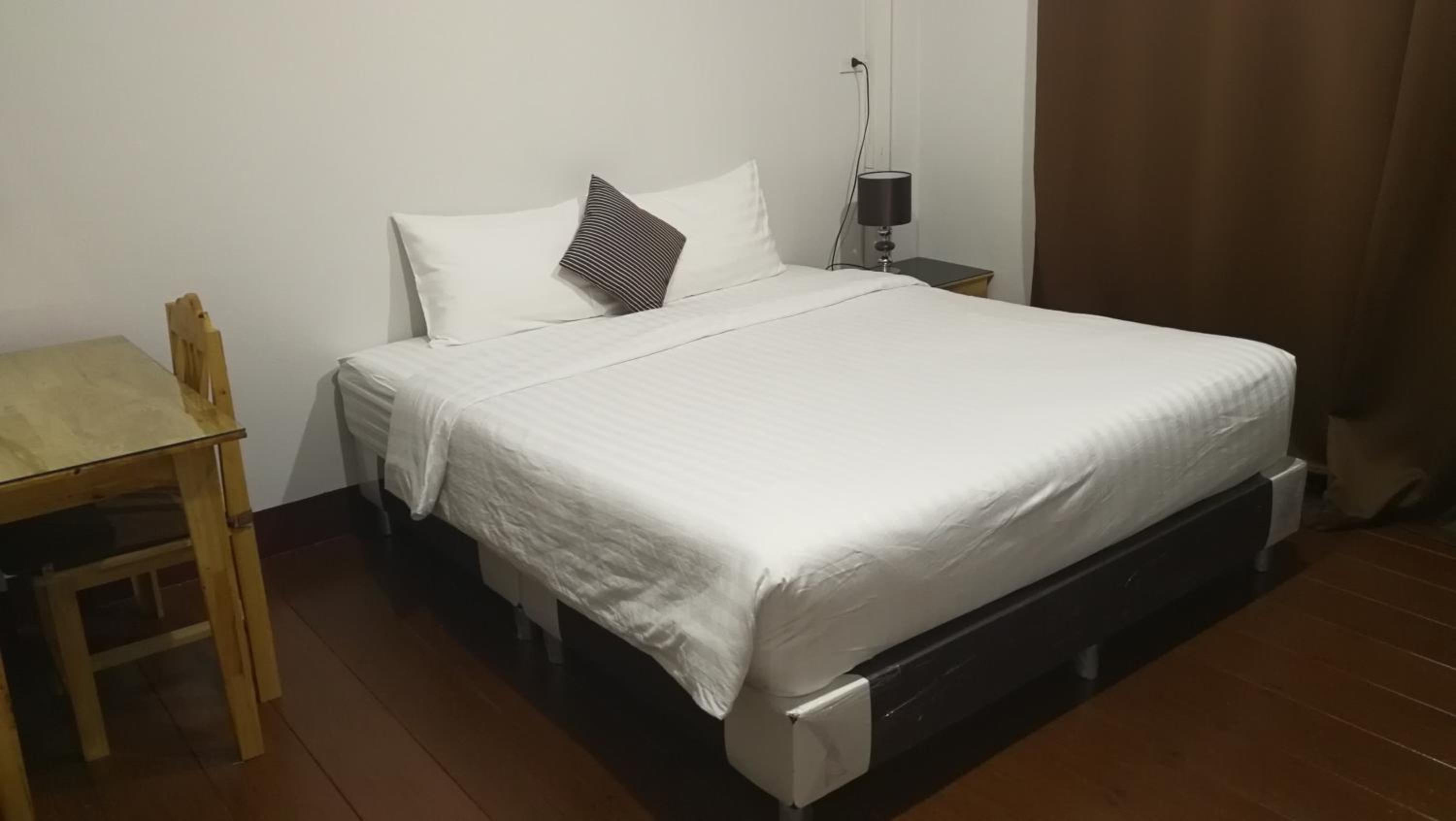 Standard Double Room - Photo 16