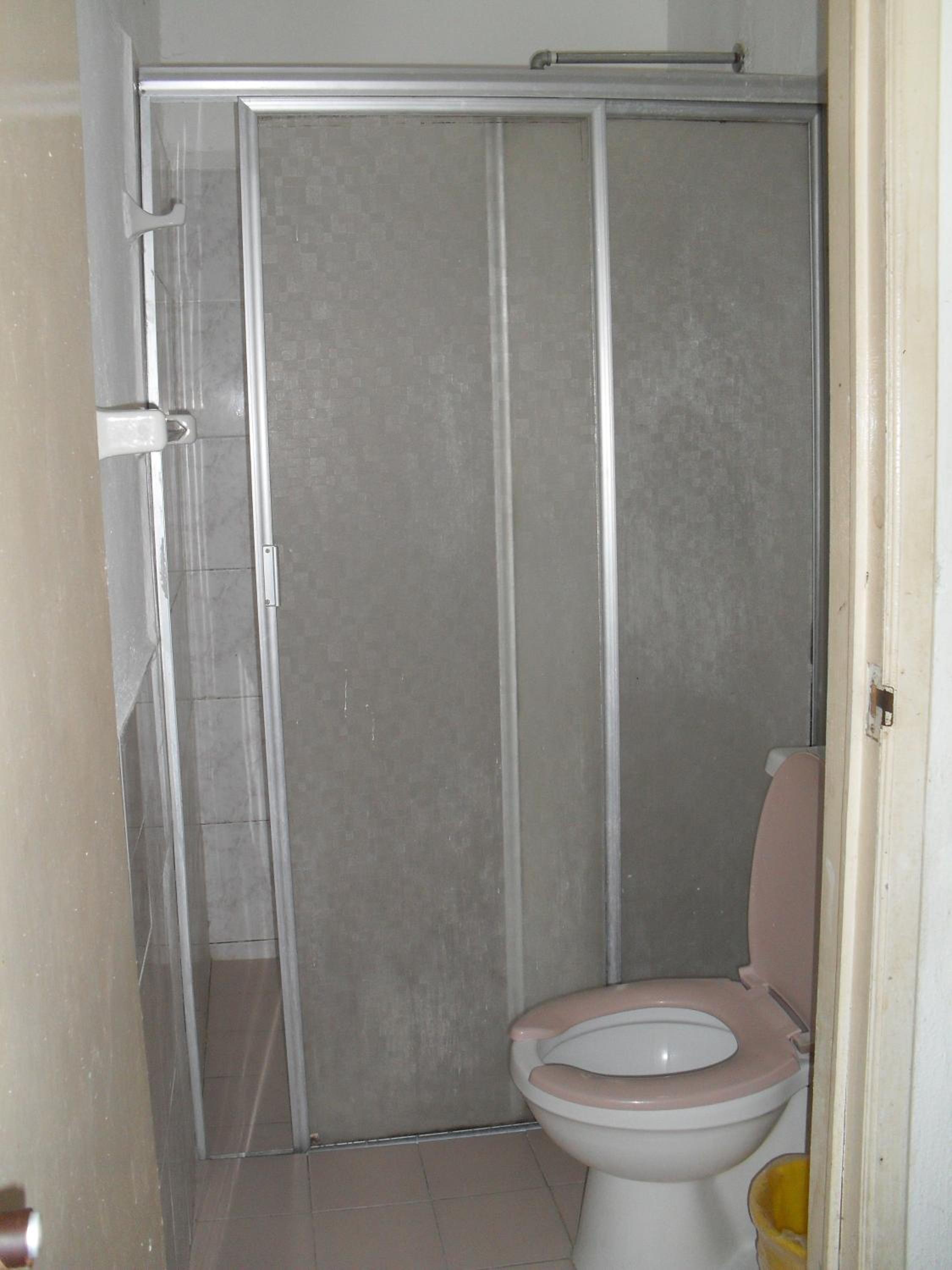 Twin Room with Air-Conditioning - Photo 2
