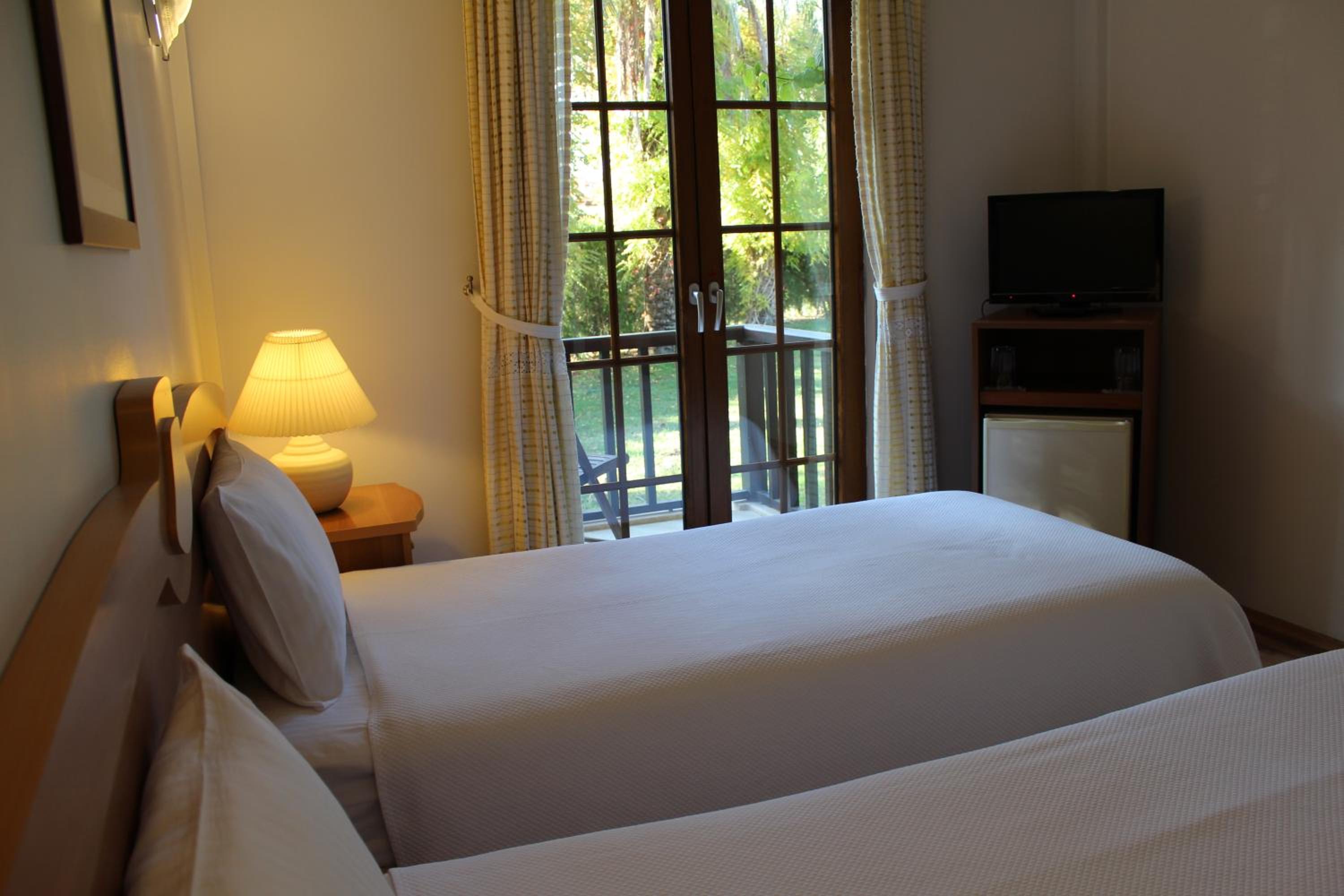 Classic Double or Twin Room - Photo 2