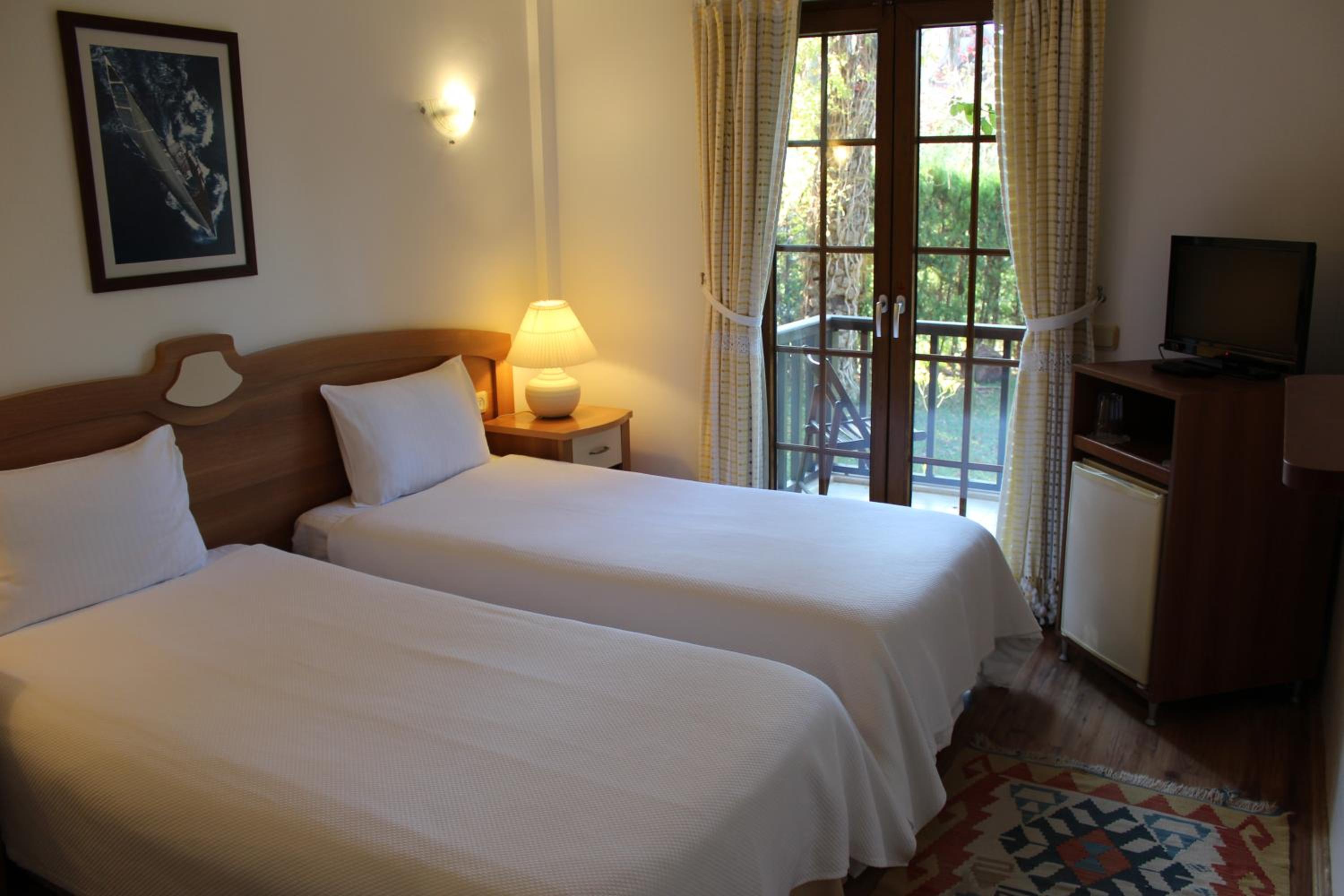 Classic Double or Twin Room - Photo 3