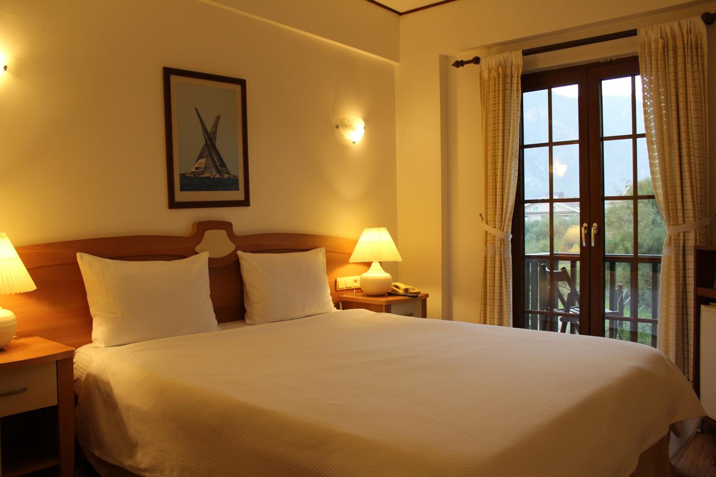 Classic Double or Twin Room - Photo 5
