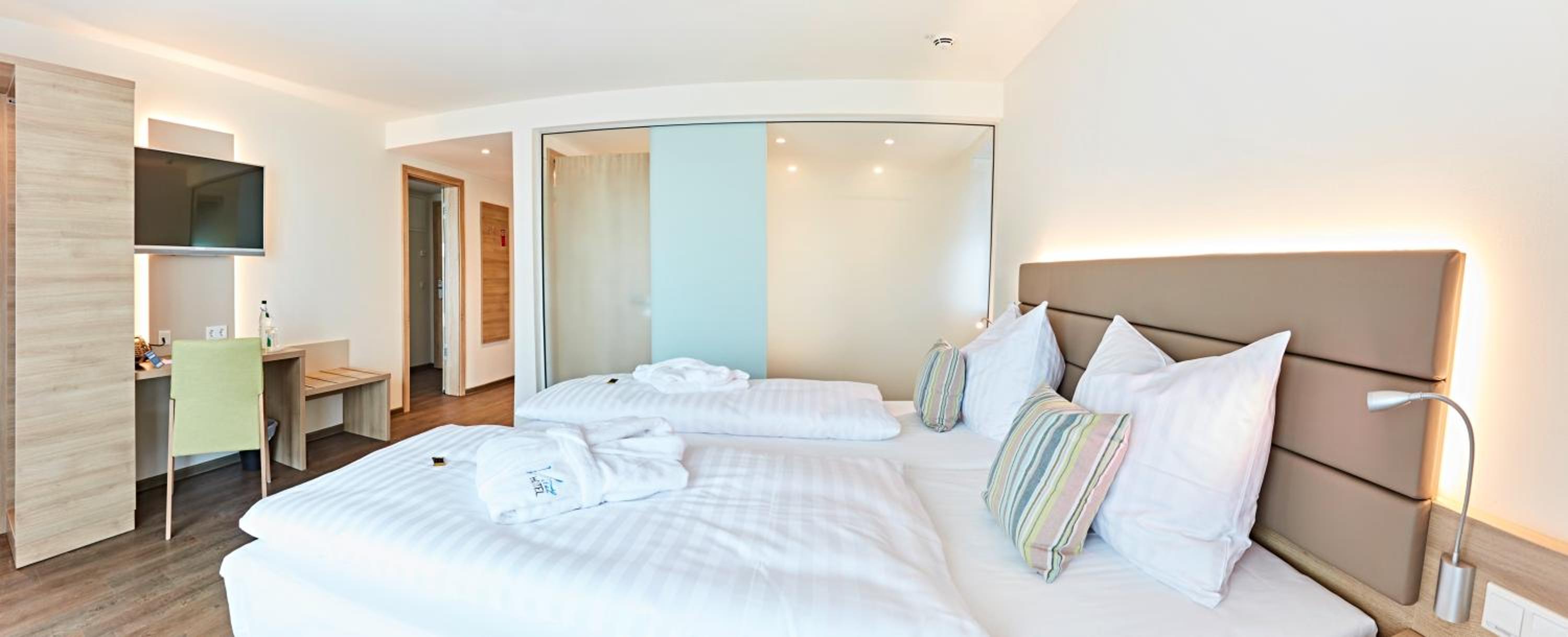 Comfort Double Room with Balcony or Terrace - Photo 4