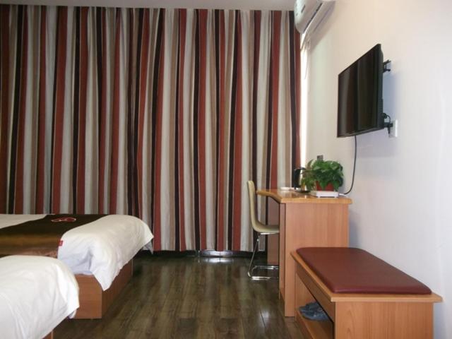 Mainland Chinese Citizens - Family Room photo 2