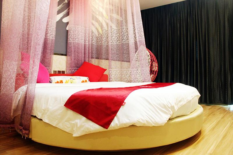 Flavor Round Bed Room photo 2