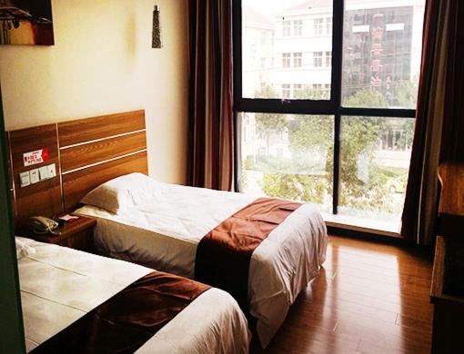 Mainland Chinese Citizens - Standard Twin Room photo 2