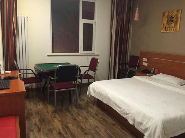 Mainland Chinese Citizens - Casual Room With Mahjong