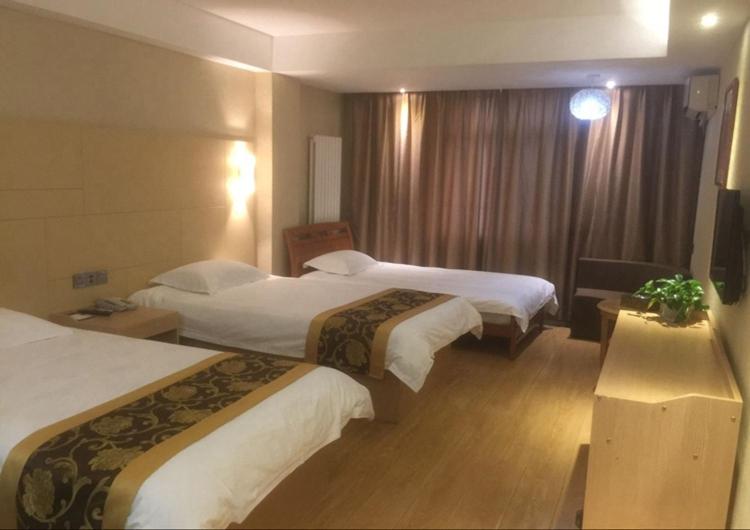 Mainland Chinese Citizens - Standard Triple Room - Photo 1