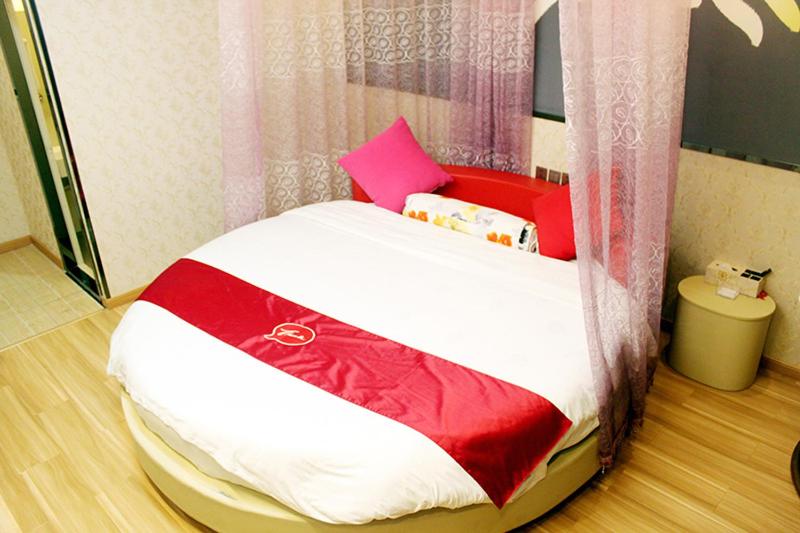Flavor Round Bed Room photo 3