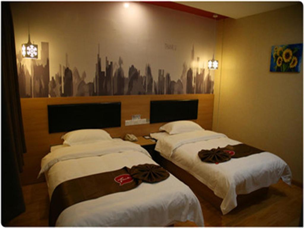 Standard Twin Room photo 1