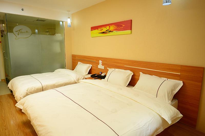 Mainland Chinese Citizens - Family Room photo 1
