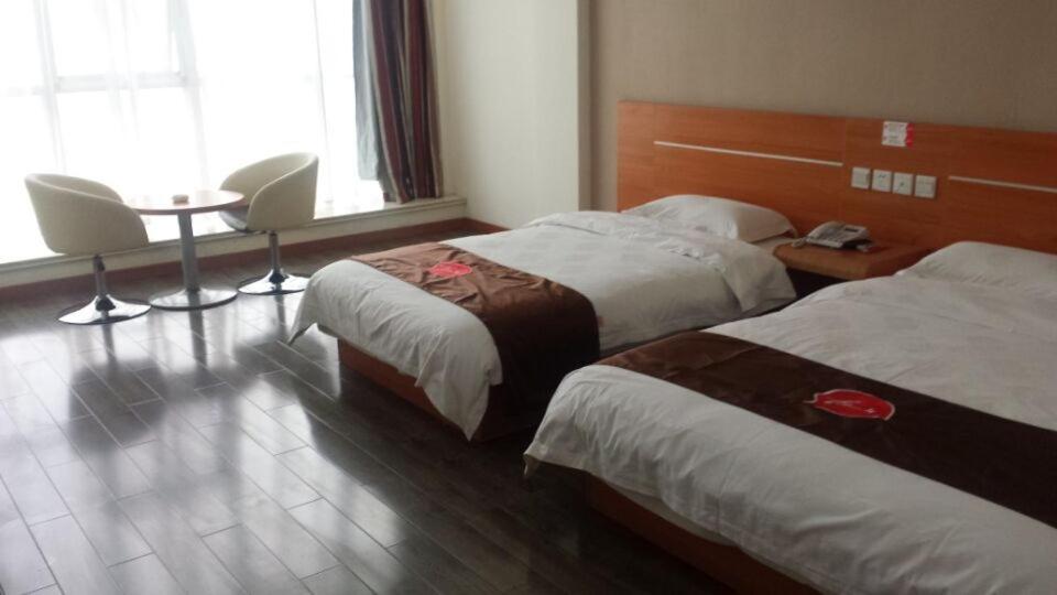 Mainland Chinese Citizens - Standard Twin Room - Photo 1