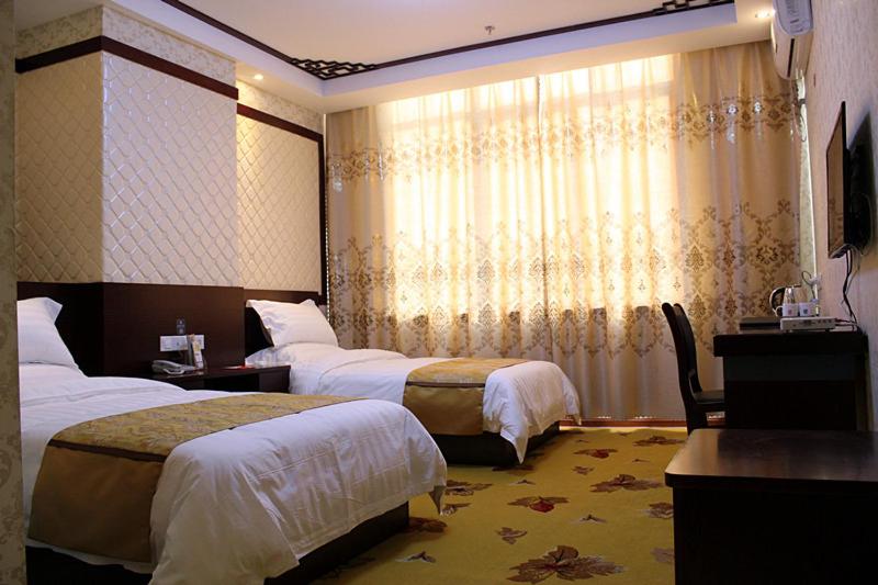 Mainland Chinese Citizens - Family Room photo 2