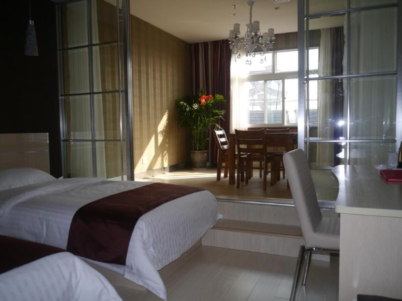 Mainland Chinese Citizens - Casual Room With Mahjong photo 1