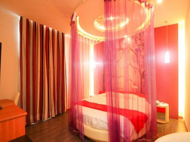Mainland Chinese Citizens - Flavor Round Bed Room
