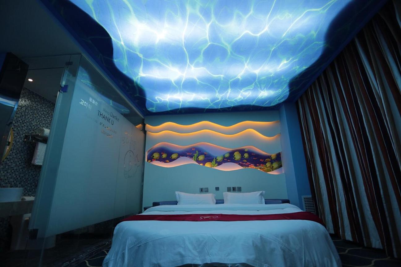 Mainland Chinese Citizens - Flavour Round Bed Room photo 2